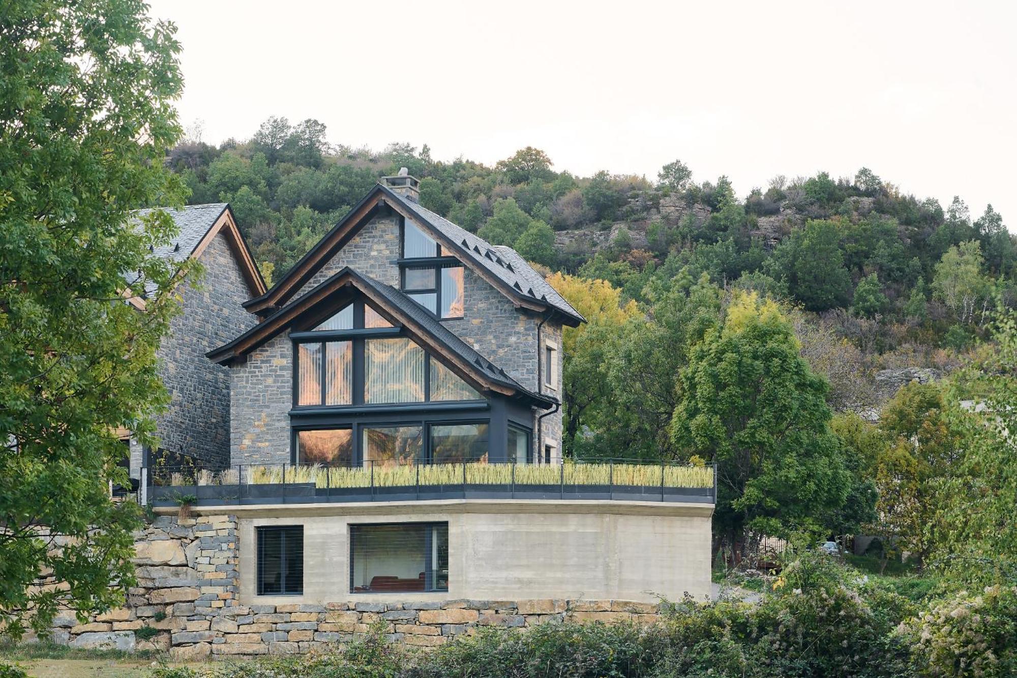 Sandiniés Casa De La Paz En El Valle De Tena מראה חיצוני תמונה