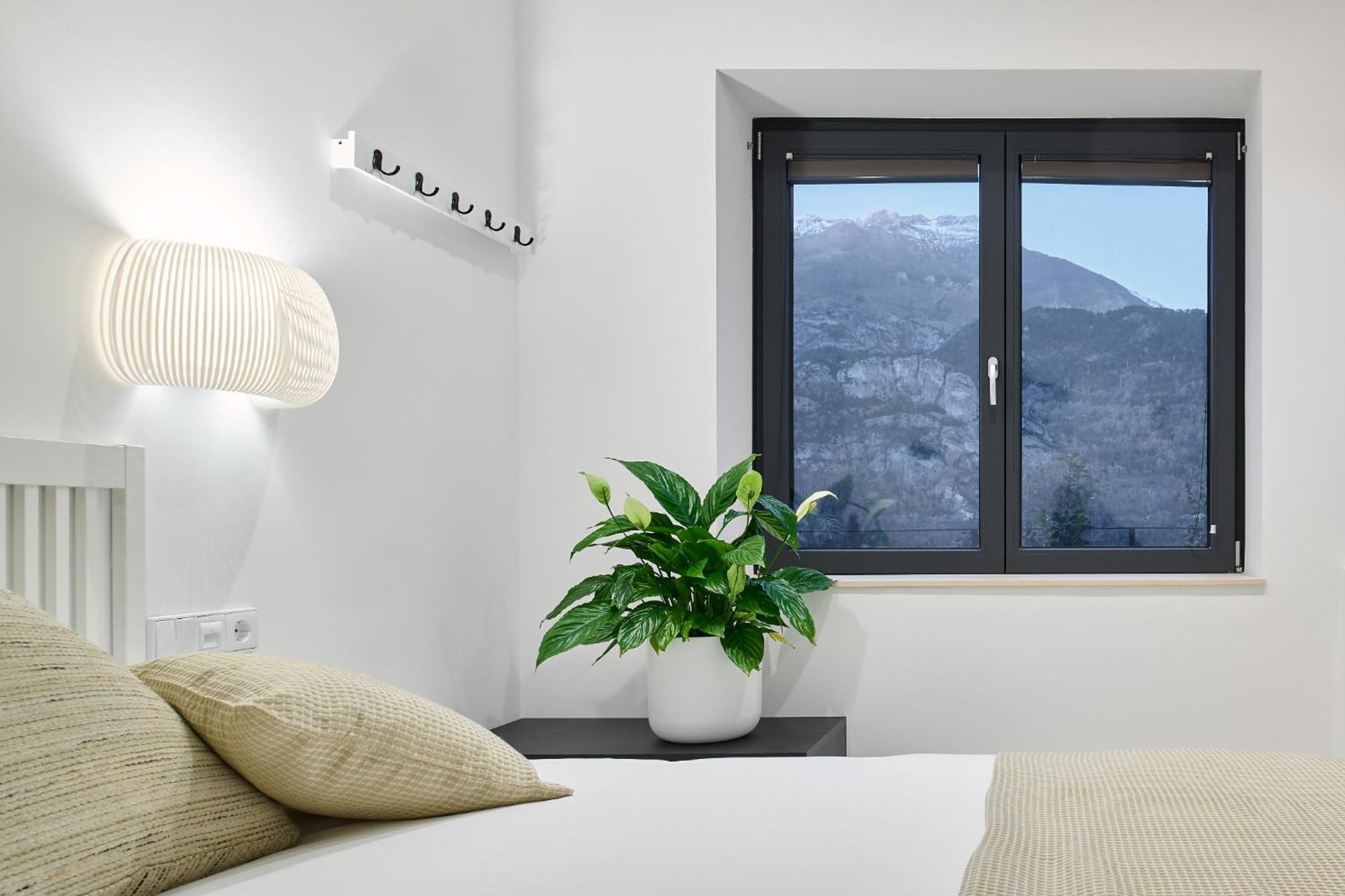 Sandiniés Casa De La Paz En El Valle De Tena מראה חיצוני תמונה