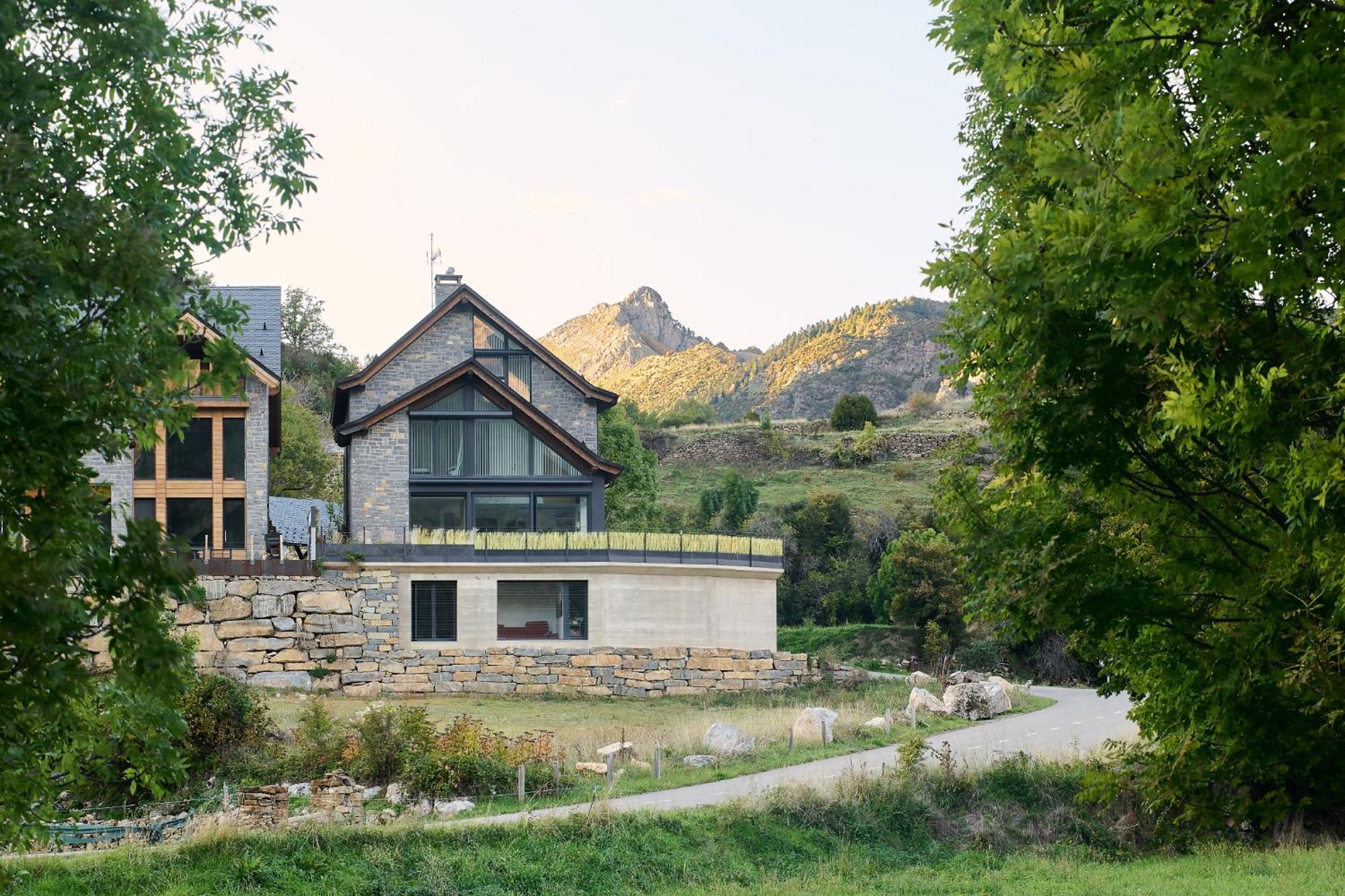 Sandiniés Casa De La Paz En El Valle De Tena מראה חיצוני תמונה