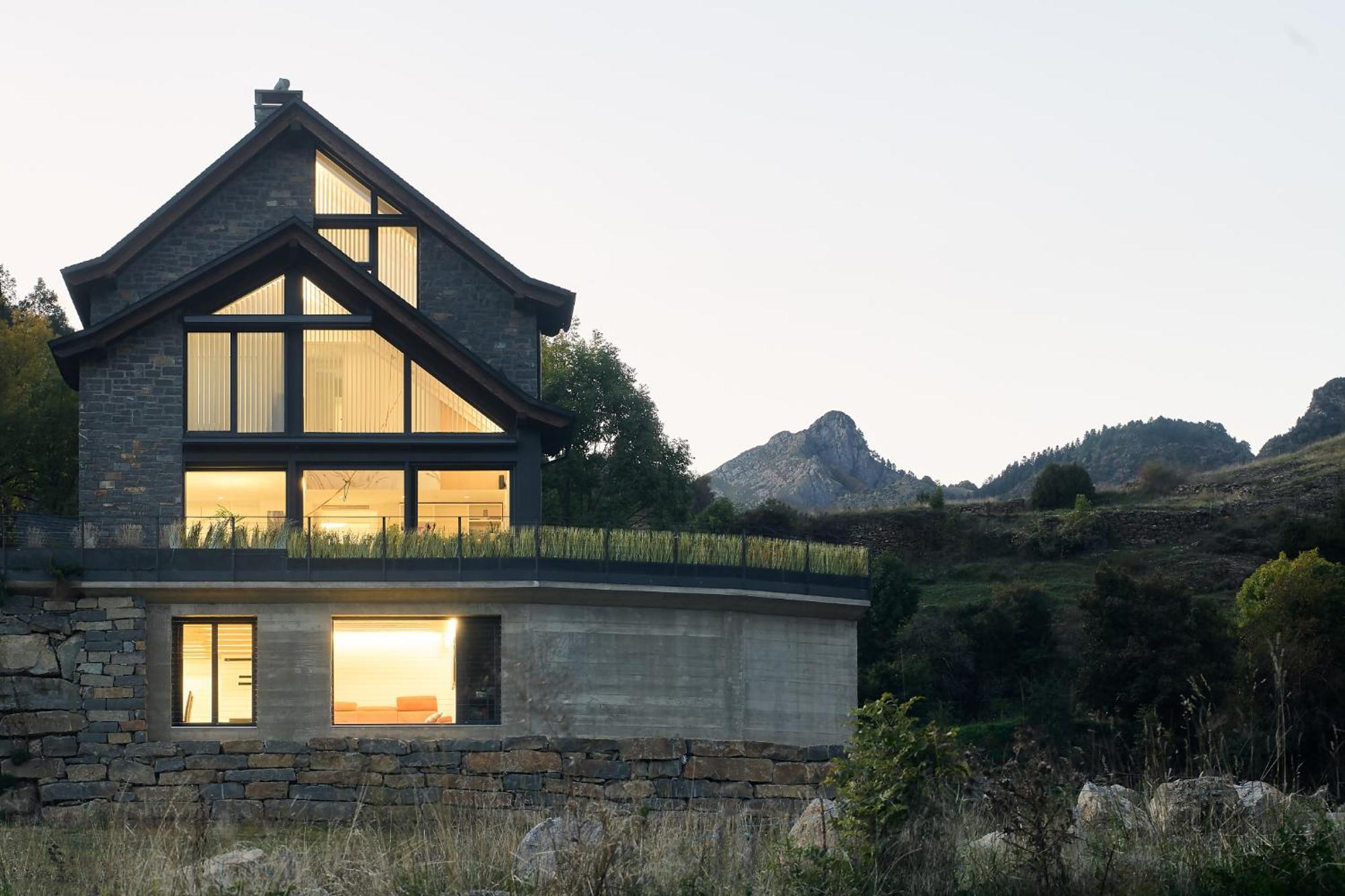 Sandiniés Casa De La Paz En El Valle De Tena מראה חיצוני תמונה